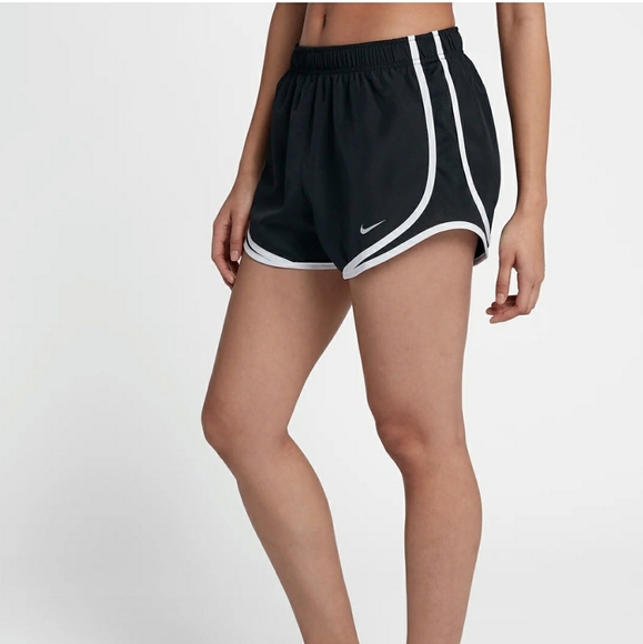 short nike tempo
